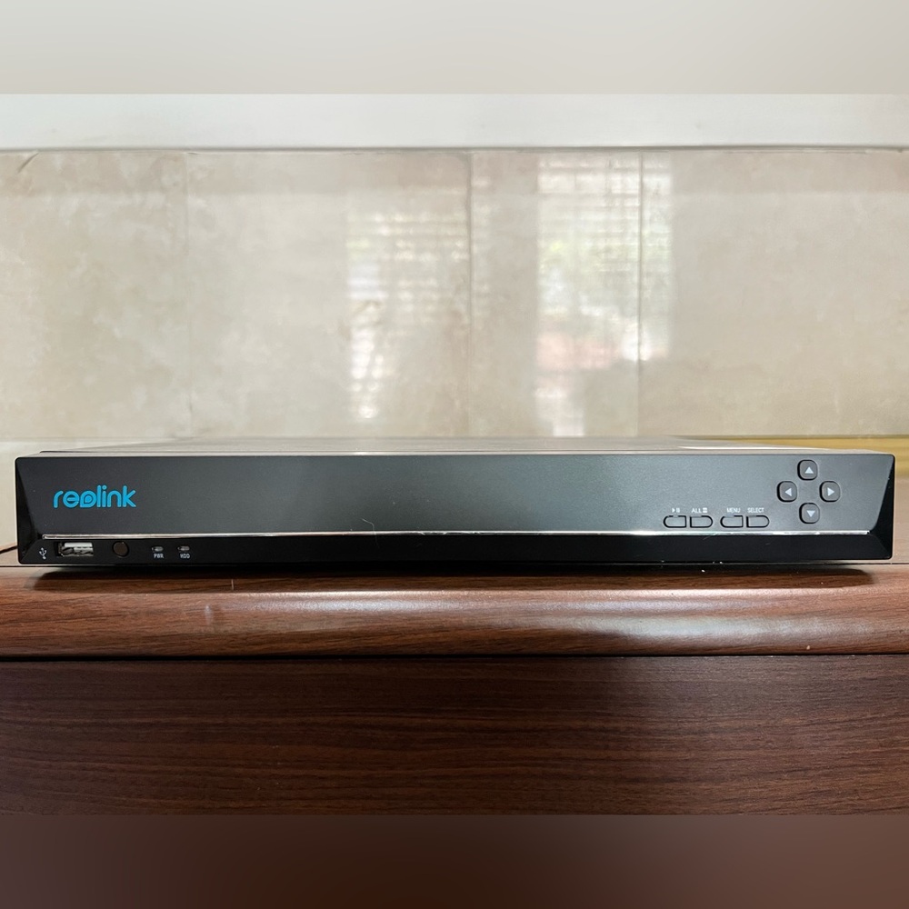 RLN16-410: 24-Channel* PoE NVR for 24/7 Continuous Recording